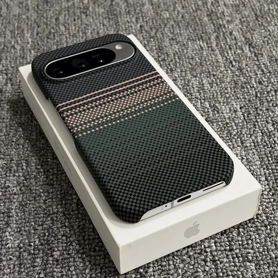 Carbon Fiber MagSafe Pixel Case