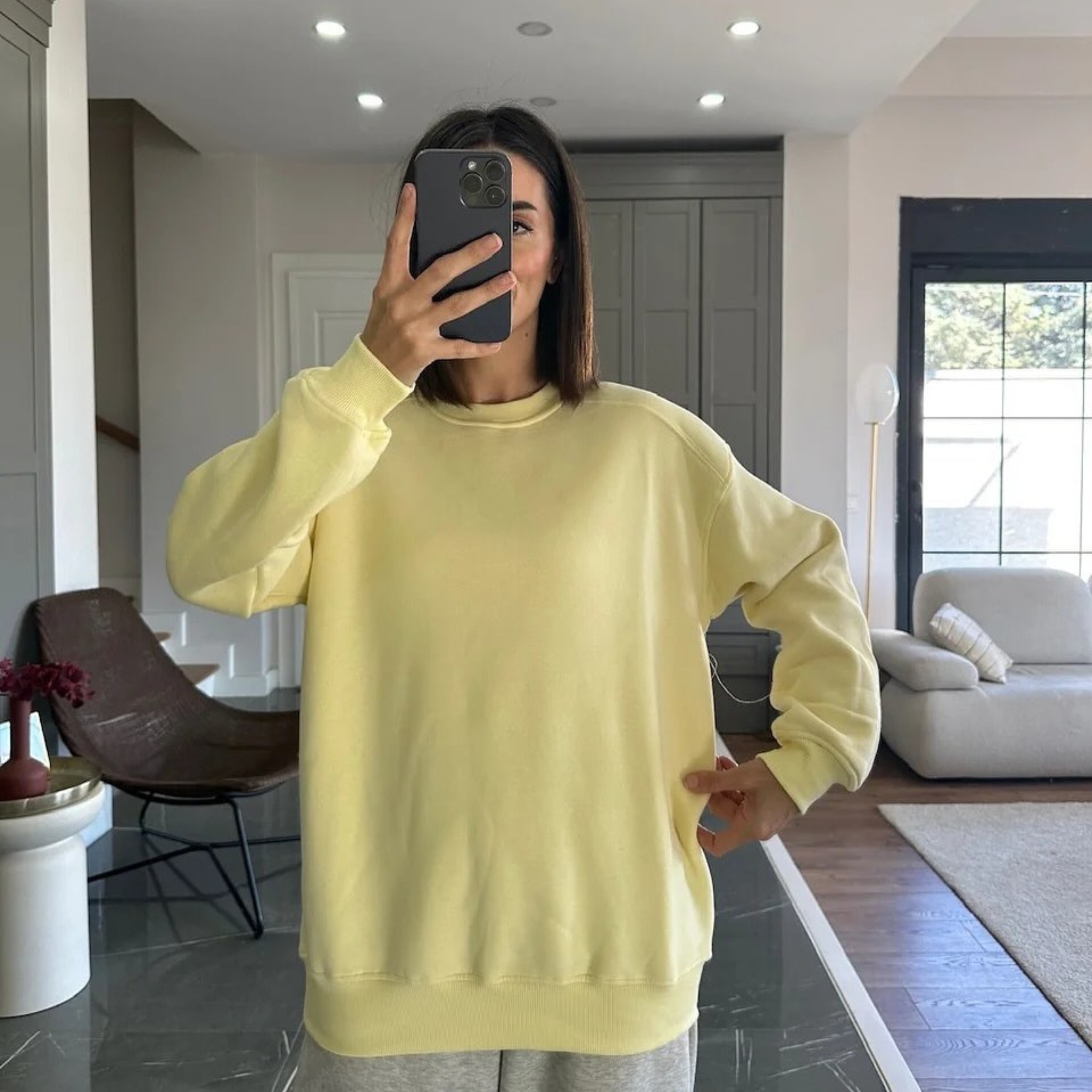 سويت شيرت أوفر سايز أصفر فاتح (Pastel Yellow)