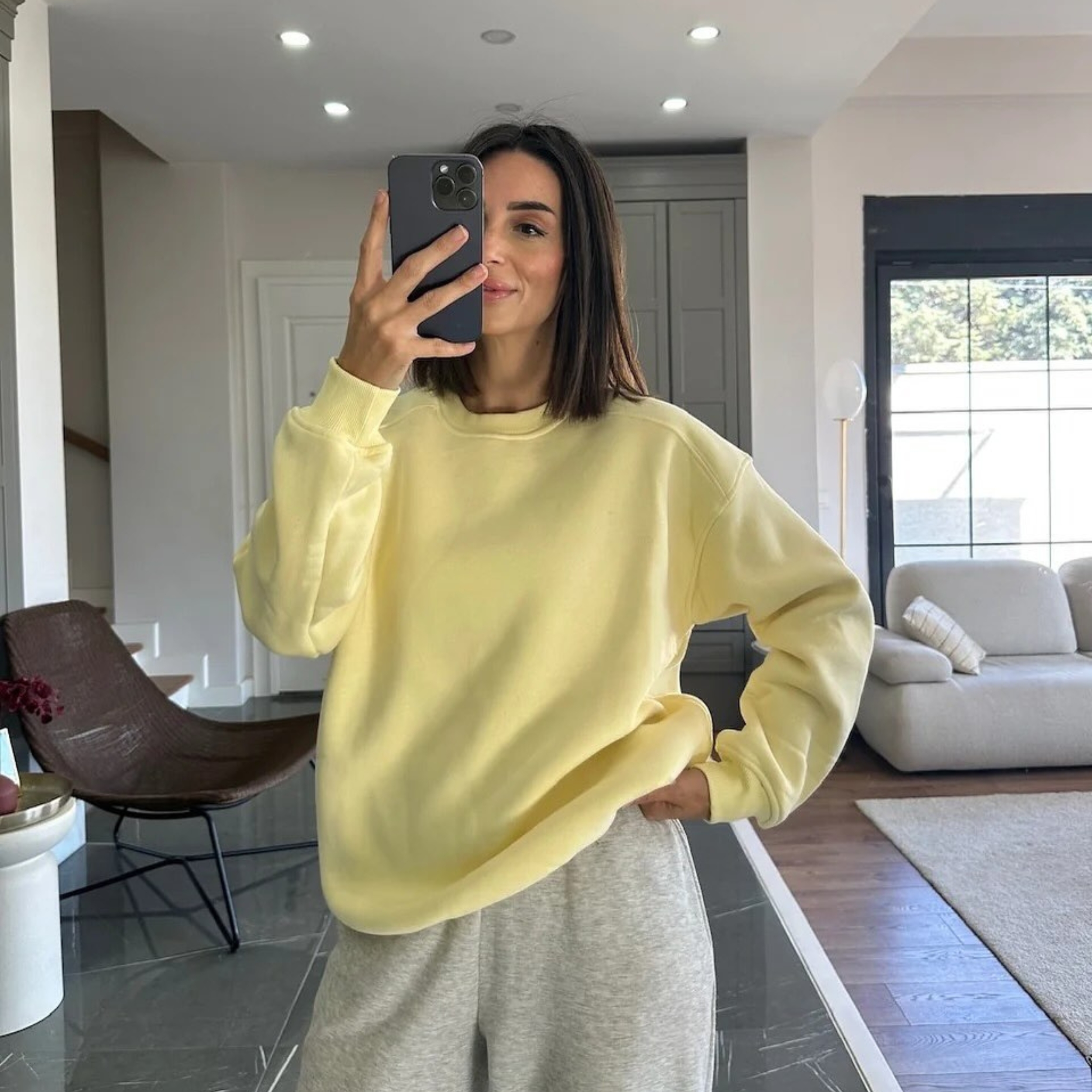 سويت شيرت أوفر سايز أصفر فاتح (Pastel Yellow)