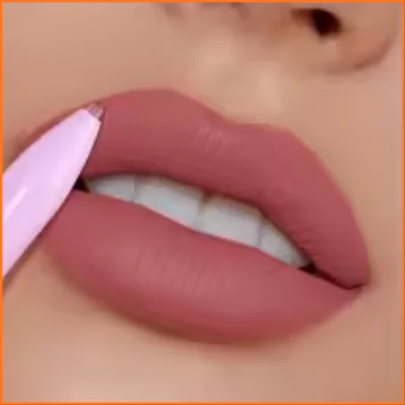 قلم مكياج متعدد الوظائف