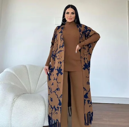 (Modest Ensembles) والملابس الخارجية