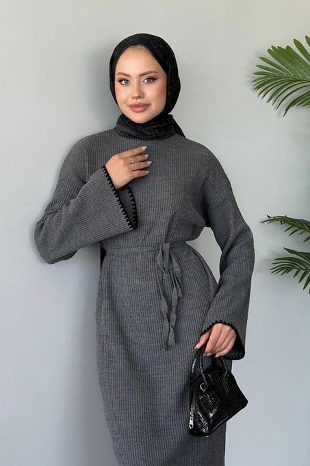 ROBE 1878 MANCHE LARGE