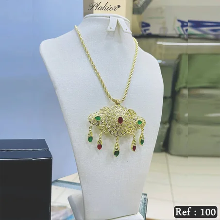 Collier et pendentif Broche