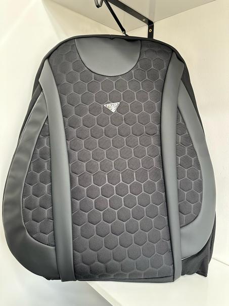 غطاء مقعد سيارة   (prada)