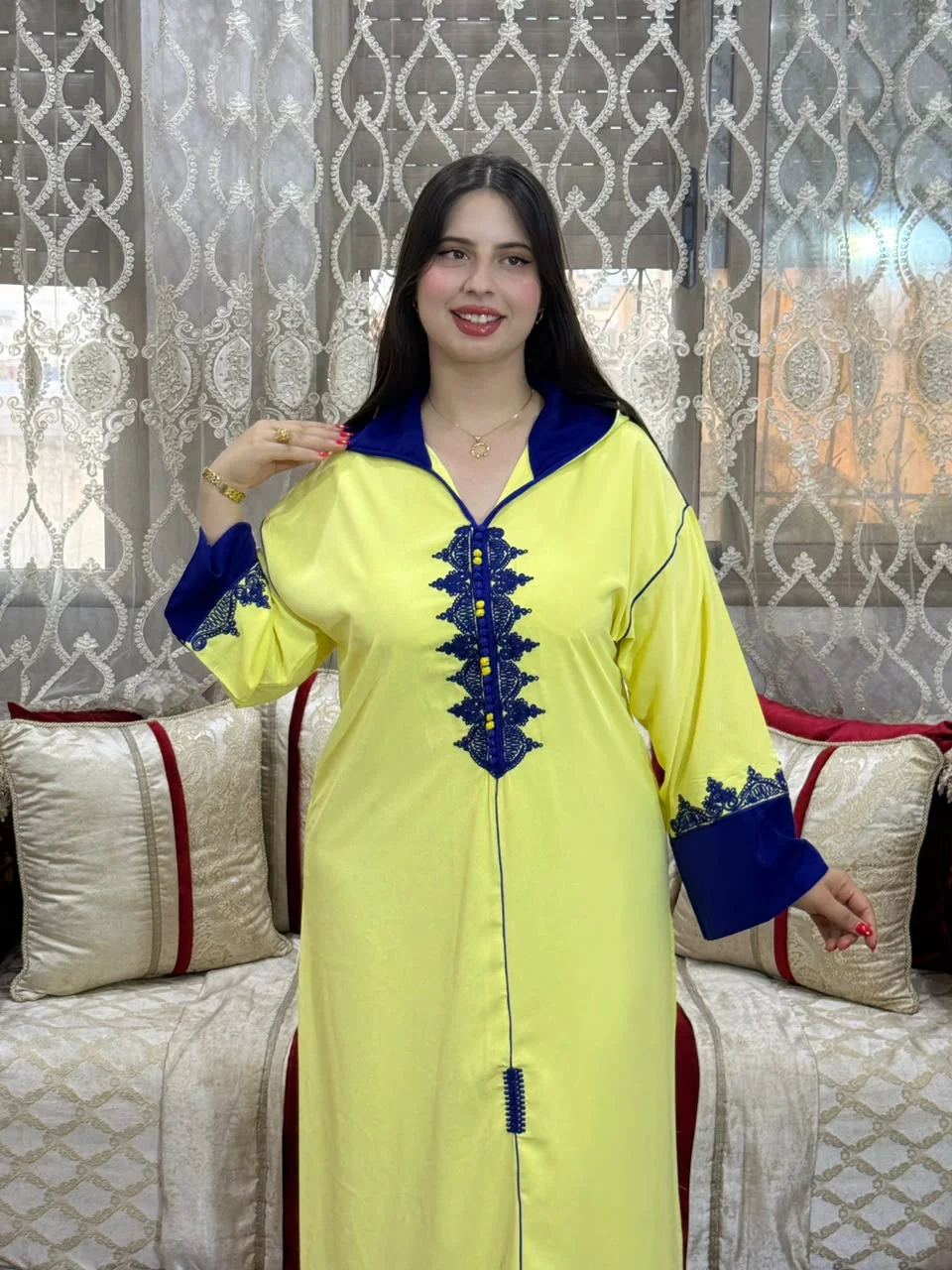 *🛍️لإطلالة أنيقة وملفتة بكل تفاصيلها 💎*  جلابا  انيقة💰 لثمن: 250 درهم فقط 🚚 التوصيل مجاني لجميع مدن المغرب 🇲🇦