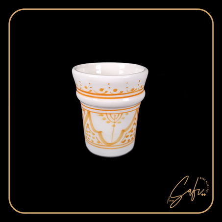 كأس فخار تقليدي