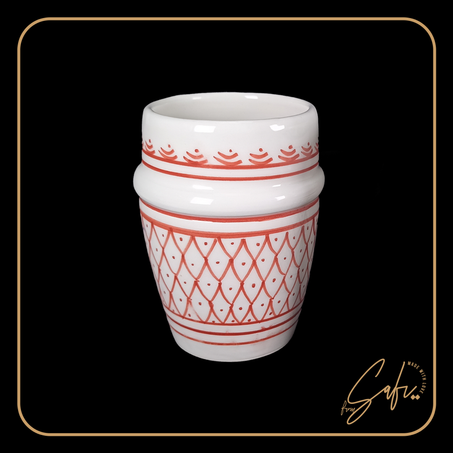 كأس تقليدي ملون