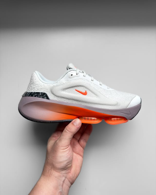 Nike versair PRM  37.5