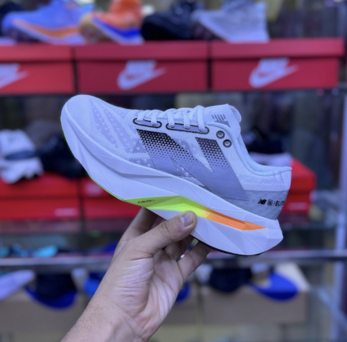 New Balance Elite V4
