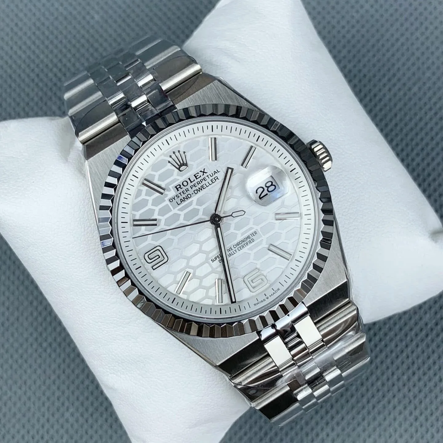 لاند دولار ماكينه سويسريه سوبر كلون