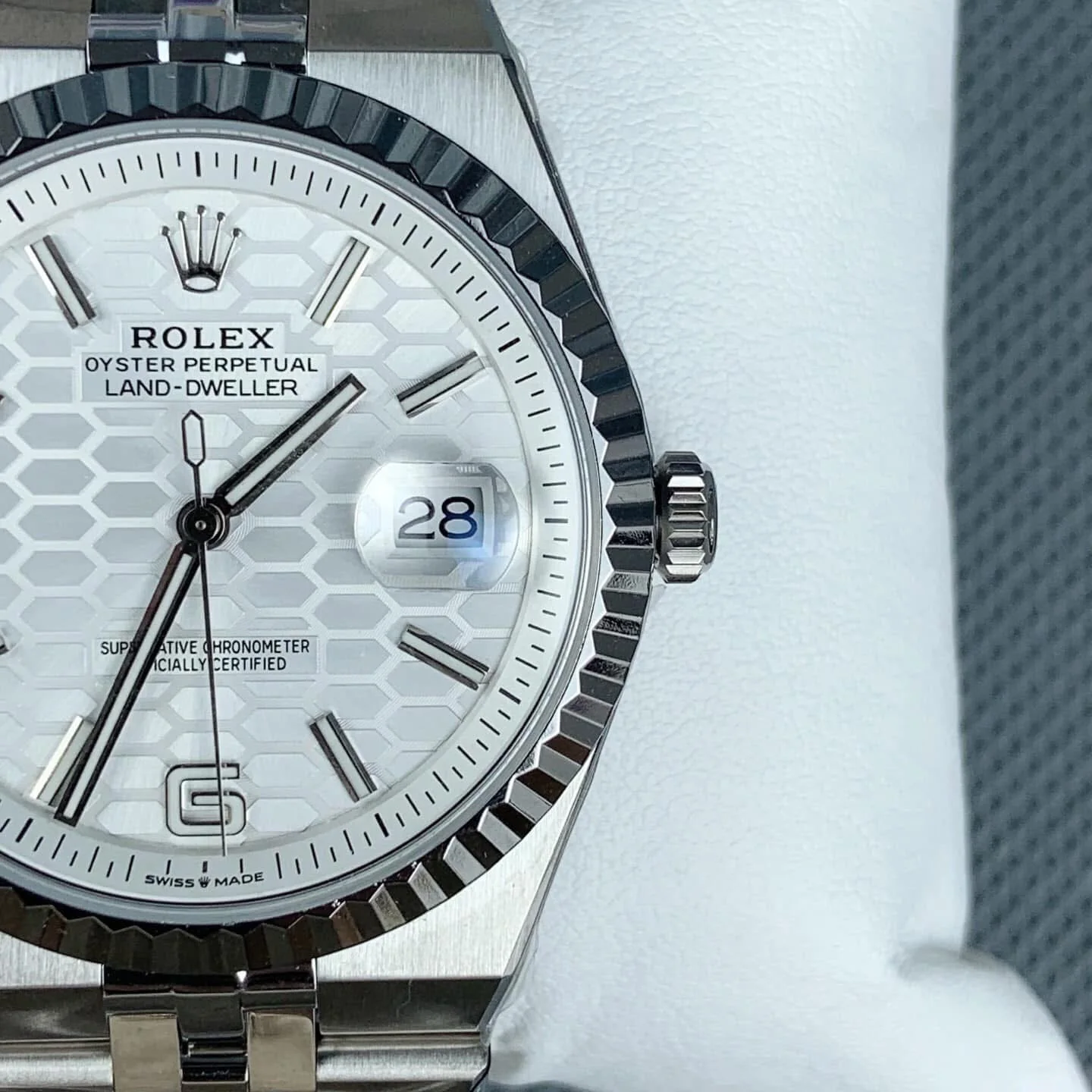 لاند دولار ماكينه سويسريه سوبر كلون