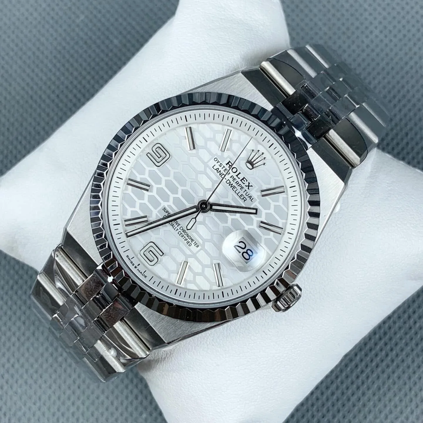 لاند دولار ماكينه سويسريه سوبر كلون