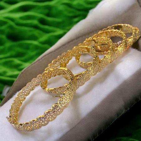 BRACELET EN JH COULEUR DORE 2025 MODE FEMME