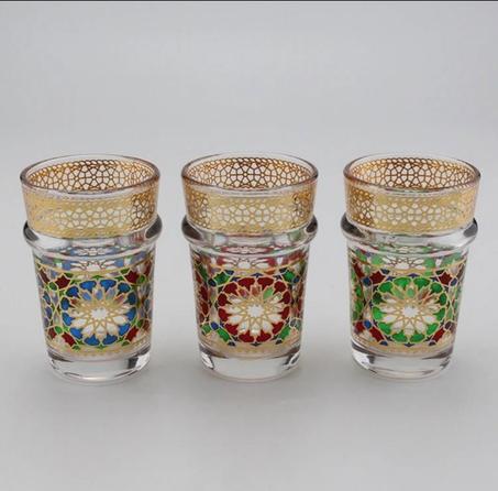 طقم 12 كأس شاي مغربي مزخرف – أناقة وتقاليد في كل رشفة