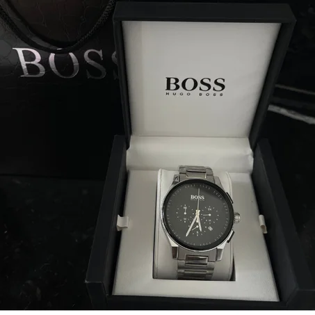 Hugo Boss chronographe  + packaging COFFRET