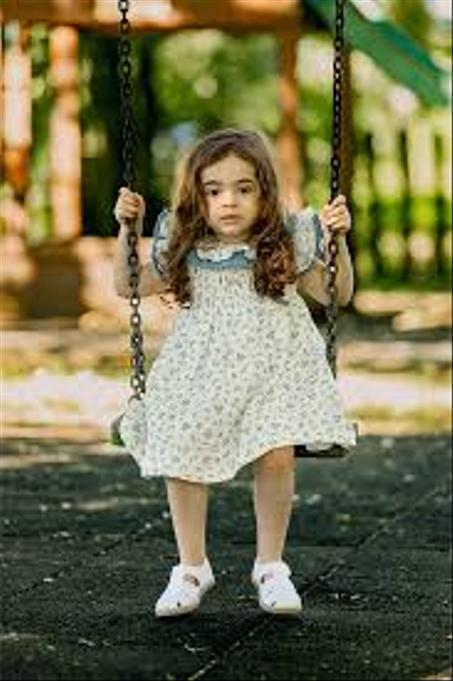 أرجوحة حائطية للأطفال