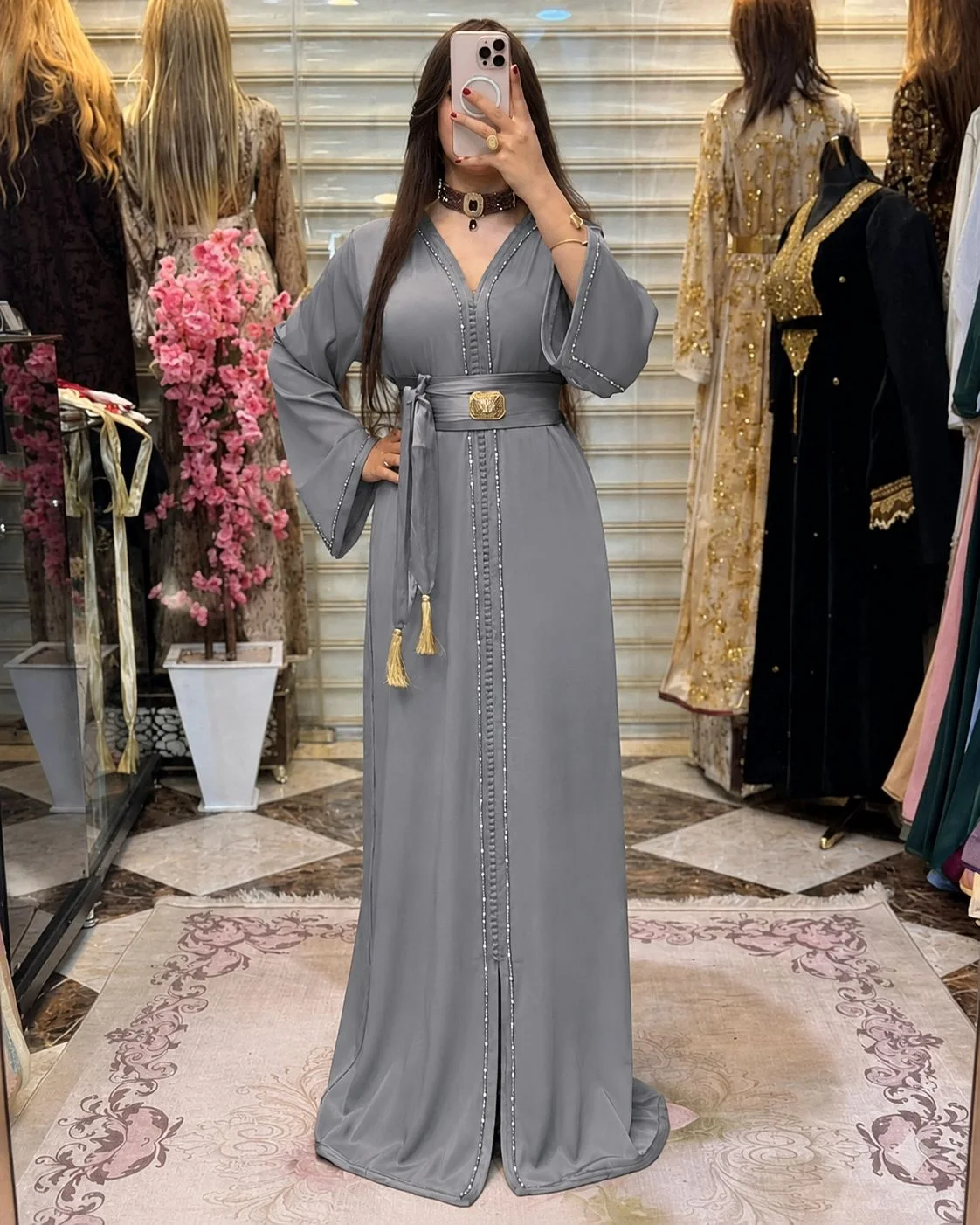 Gris رمادي