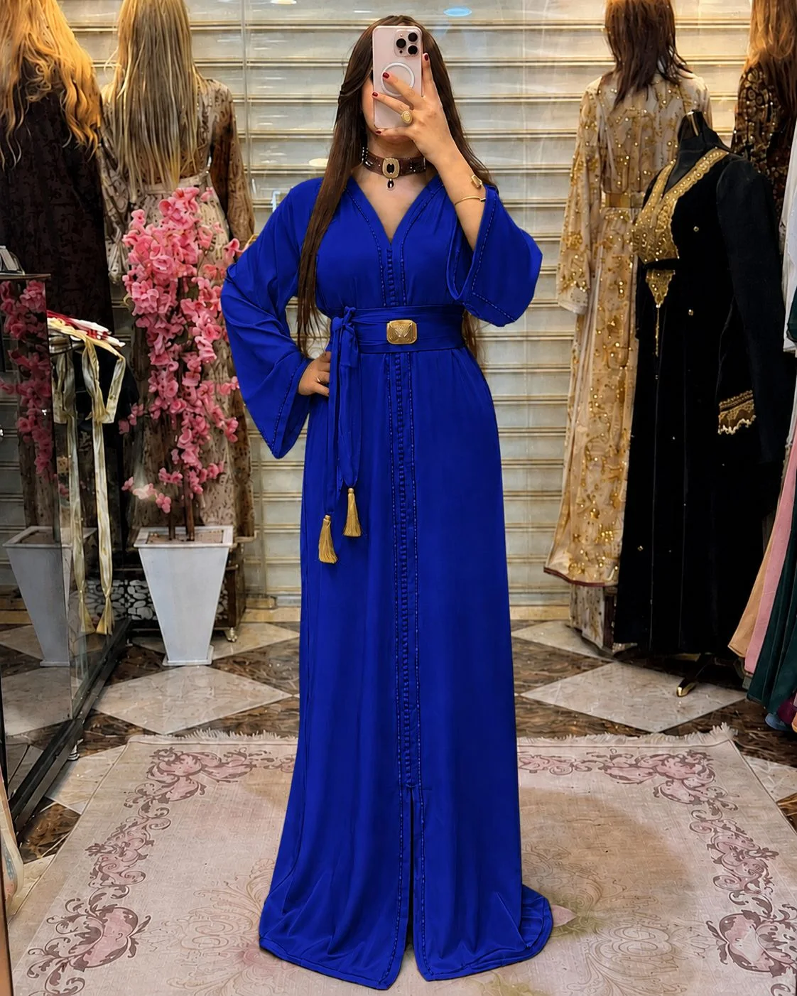 Bleu Roi أزرق ملكي