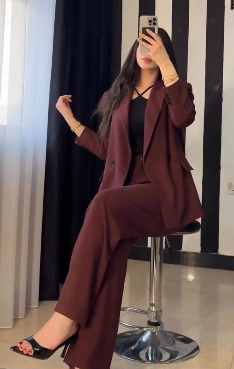 Costume Bordeaux Royal Élégance