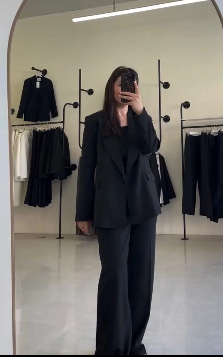 كوستيم نسائي راقي بتوب كولومبيا 🌸