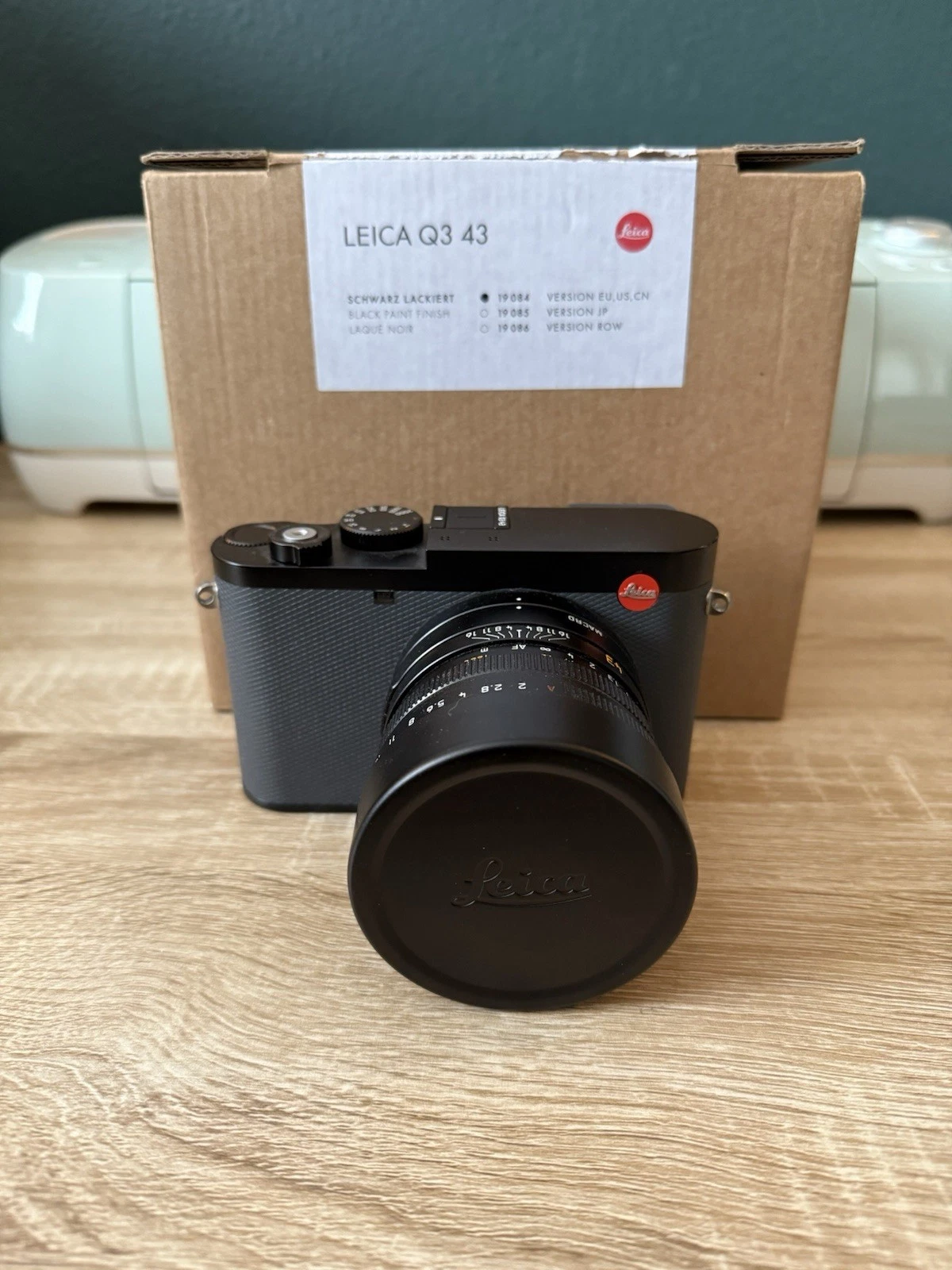 Leica Q3 43 - Black (19084) APO-Summicron 43mm F2.0 MINT with Leica Accessories