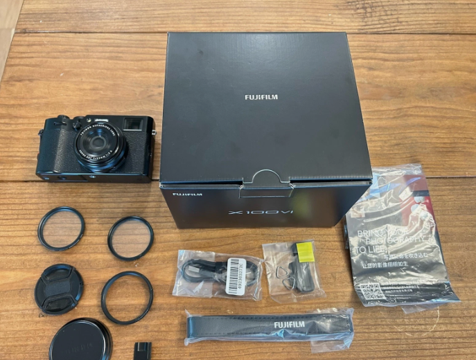 Fujifilm X100VI - 1800 Shutter Count - Black - Great condition with extras!