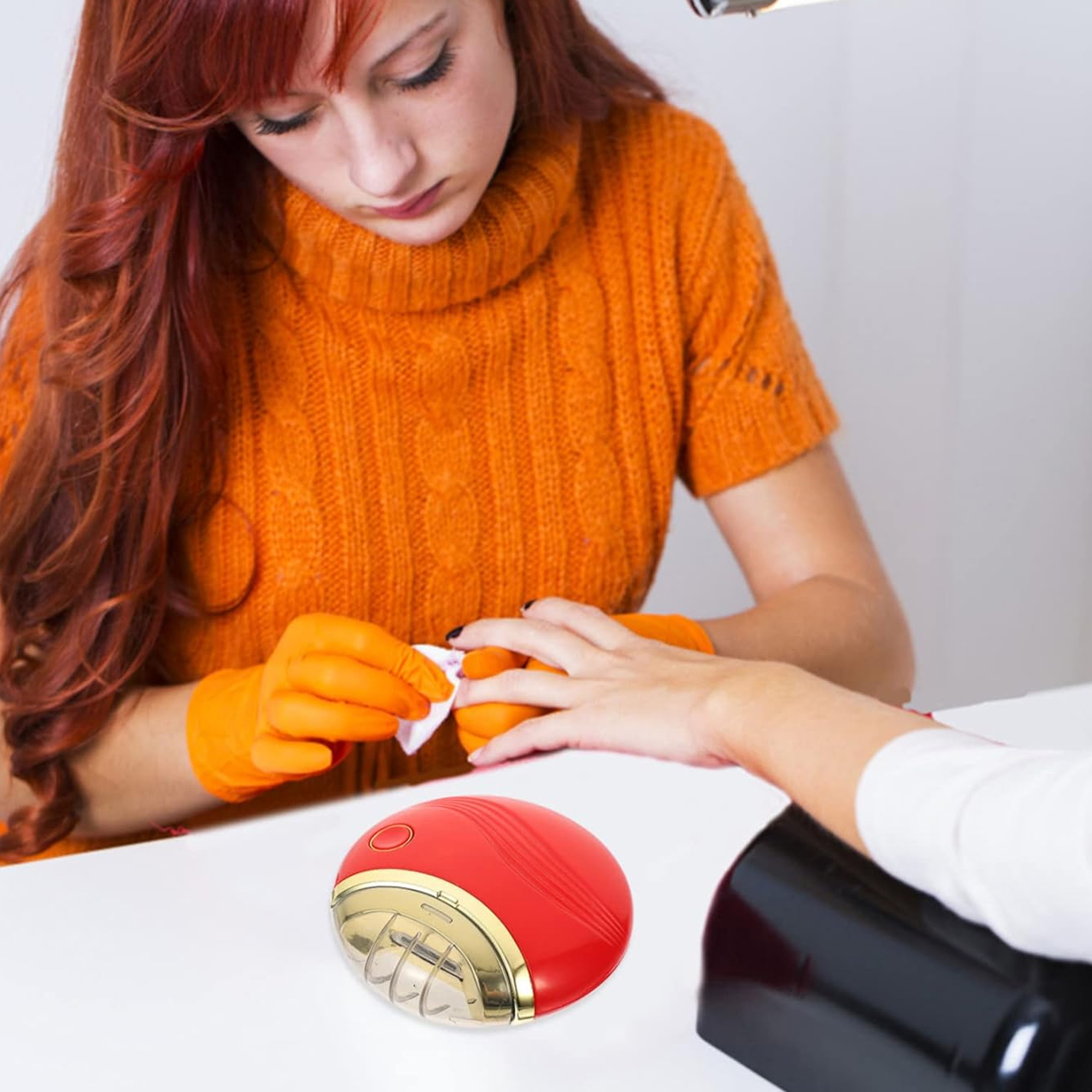 • جهاز العناية وقص الأظافر