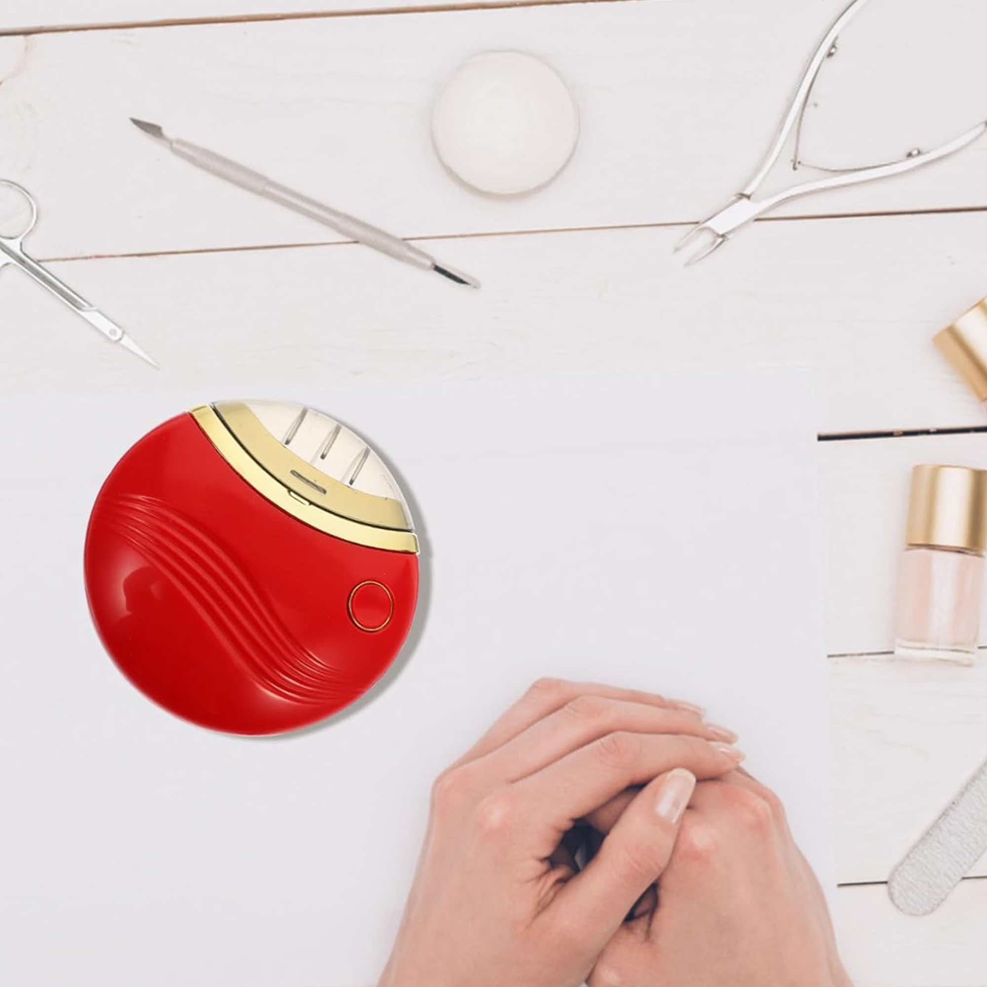 • جهاز العناية وقص الأظافر