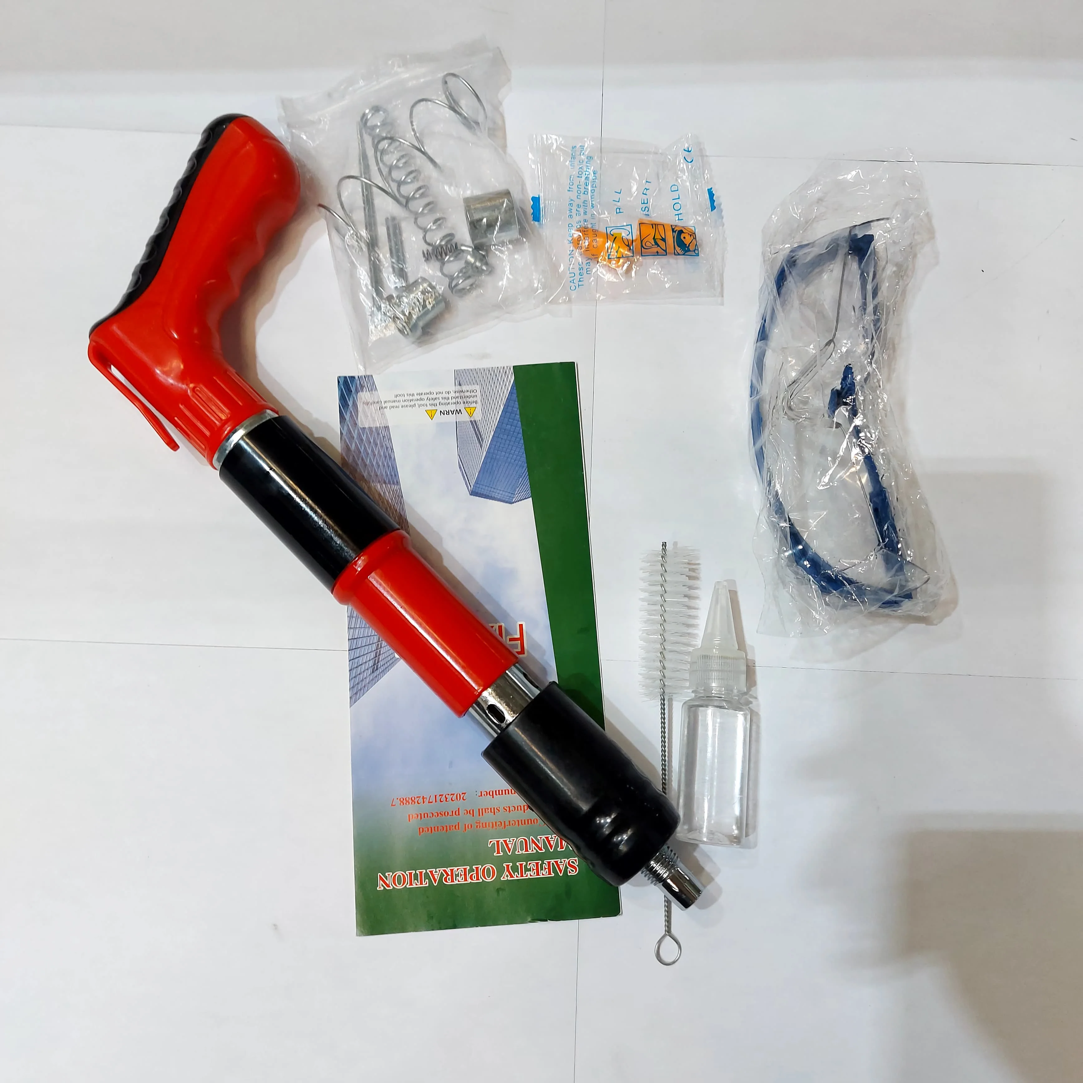 •  مثبت المسامير من دينيكس بضمان عامين