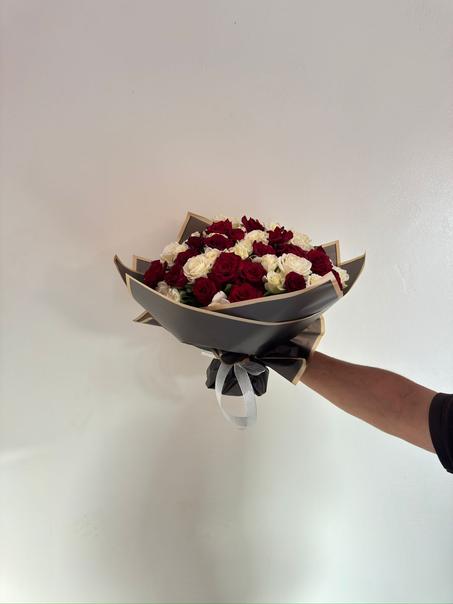 Bouquet 50 rose rouge et blanche