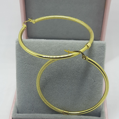 boucle d'oreille en or 18 carats