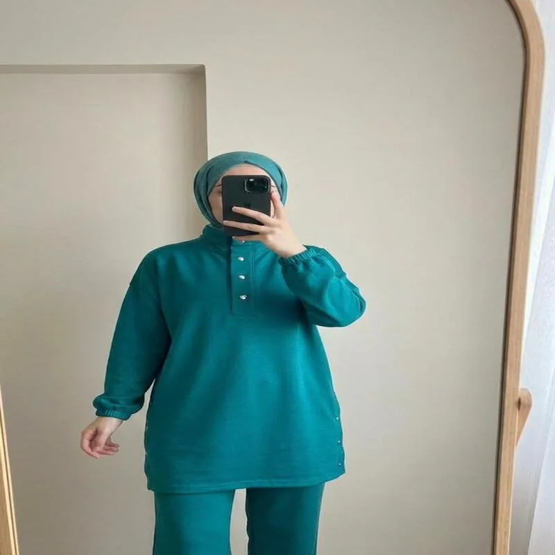 اونصومبل أورا