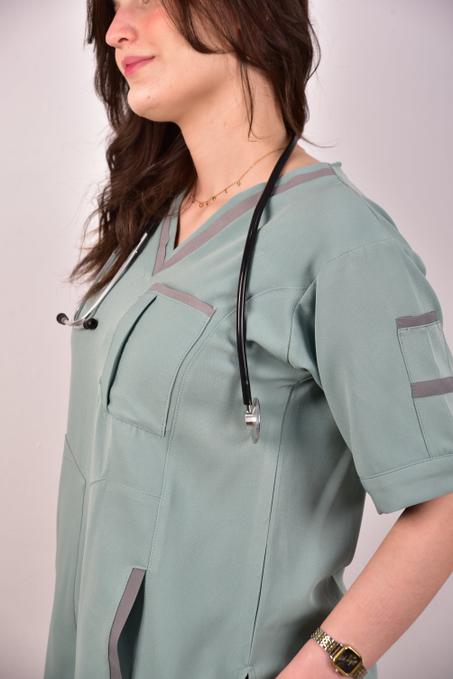 LUMOS SCRUB V-NECK (Mint-Green)