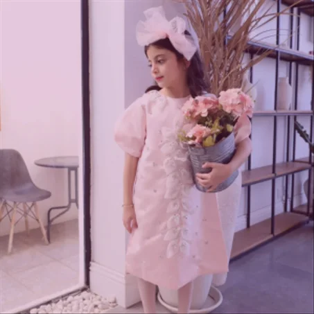 ملابس بنات صغار