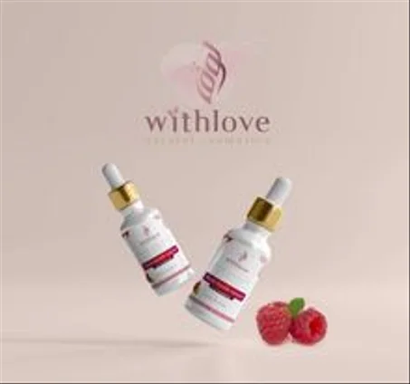 Blush liquide naturel à la framboise, lèvres et joues