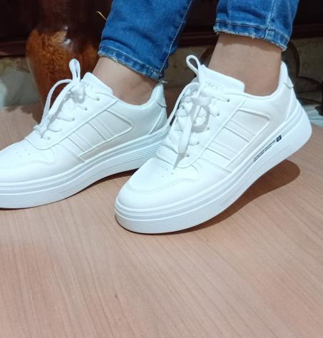 حذاء نسائي طيب و مريح