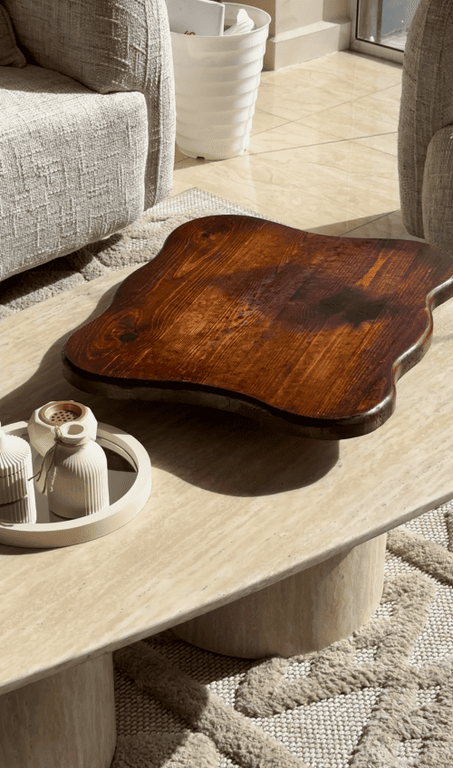 طاولة دوّارة 360° من الخشب الأحمر.