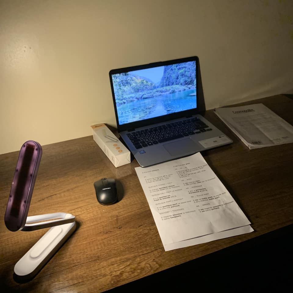 مصباح مكتب القراءة LED القابل للطي RECHARGEABLE