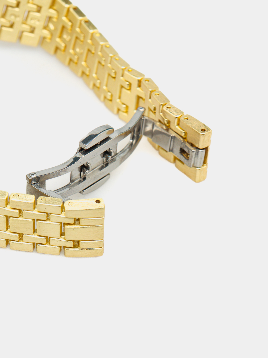 Montre de luxe pour femme – Gucci Gold Élégance