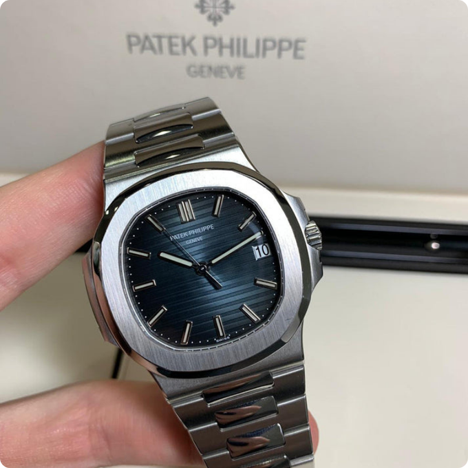 Montre de luxe pour homme – Patek Philippe Nautilus