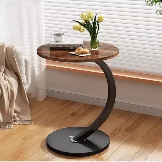 طاولة جانبية  بشكل  عصري       C