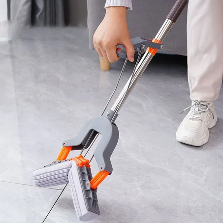 ممسحة أرضيات إسفنجية ذاتية العصر بمقبض قابل للتعديل – تنظيف سريع بدون بلل اليدين
