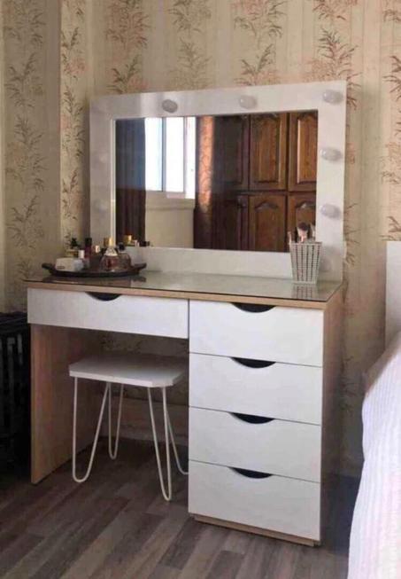 coiffeuse de maquillage bueau