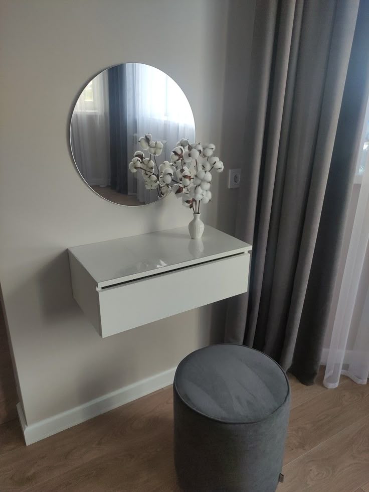 Pack ( Coifeuse + miroir + pouf )