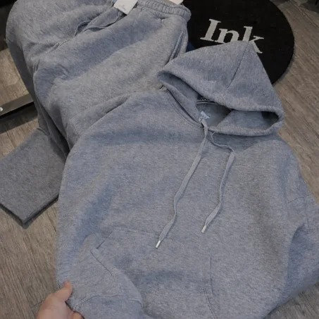 طقم   : هودي + بنطال