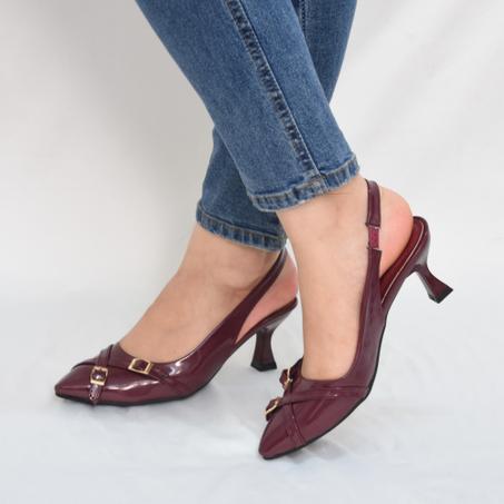 Élégantes escarpins à bout pointu et talon Éguilles