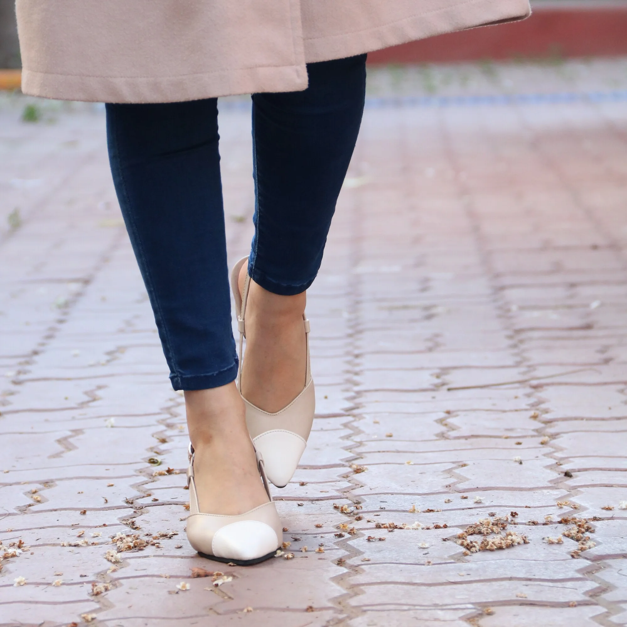 KOUKS Escarpin - Sandale Demi-Talon BIEGE/ BLANC