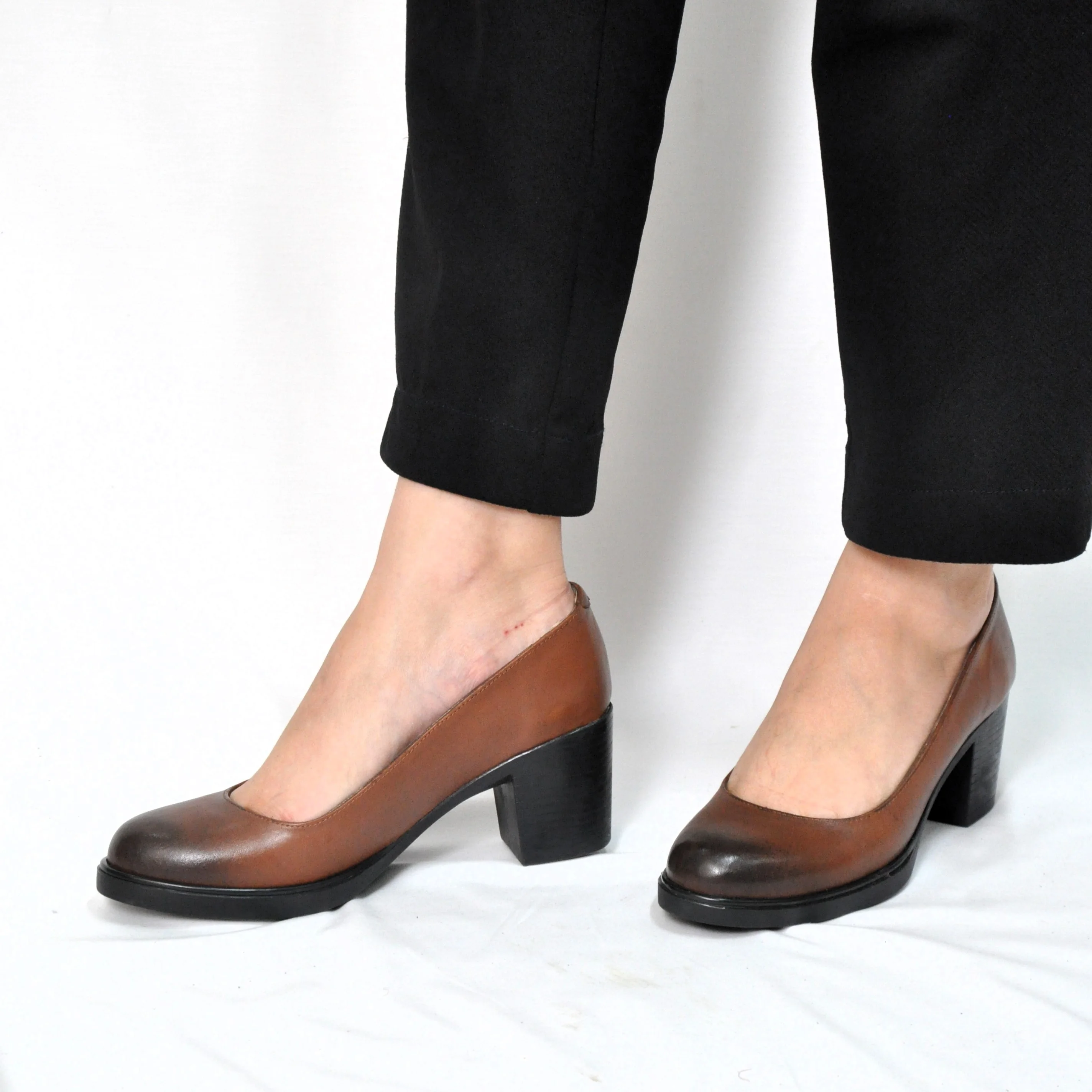 Escarpins  a talon pour femme 100% cuir