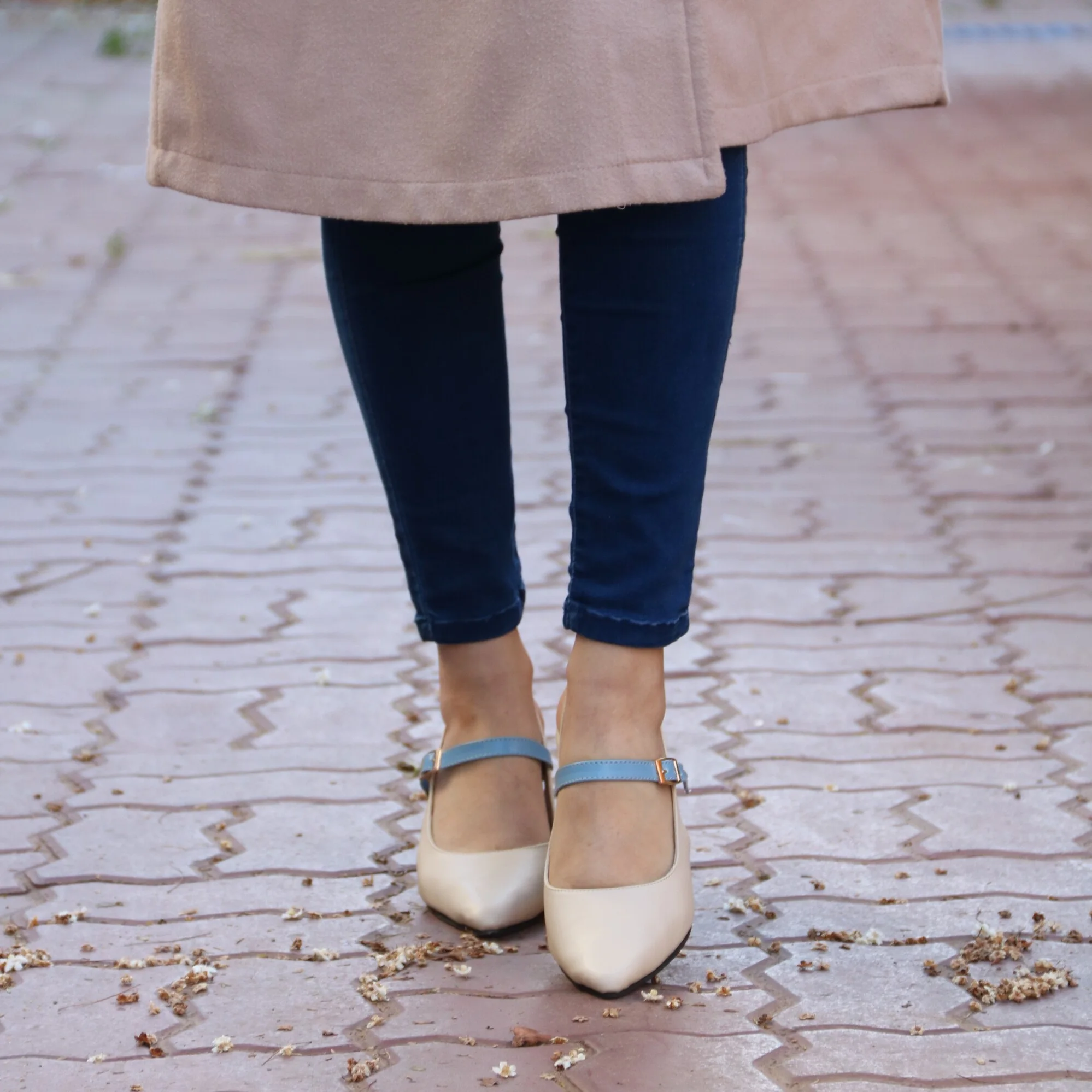 KOUKS Escarpin - Sandale Demi-Talon BC/ bleu ciel