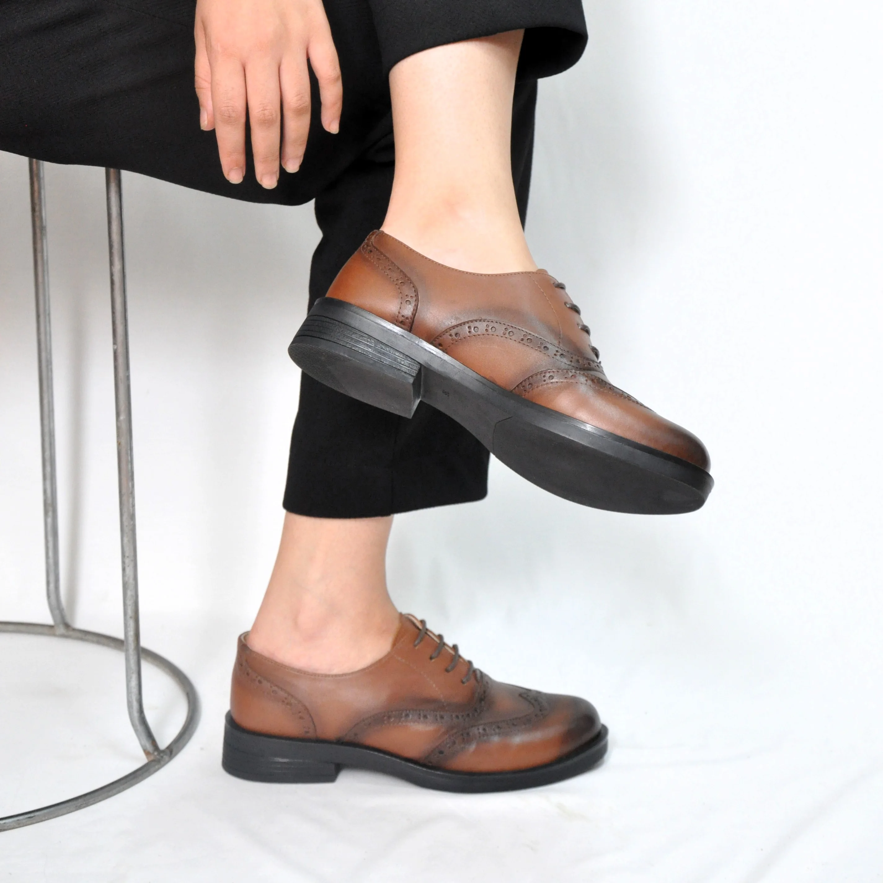 chaussures  plates pour femme CUIR  MARRON